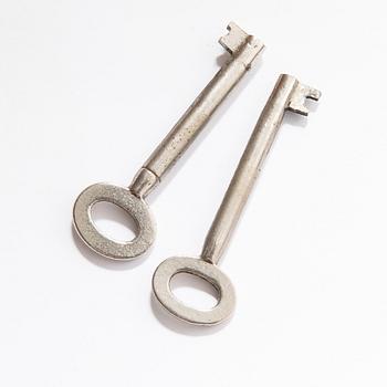 Display cabinet England first half of the 20th century.