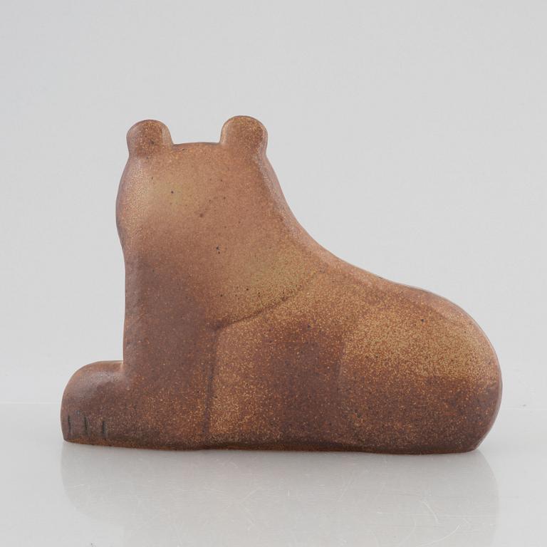 Lisa Larson, "Lejonhona", skulptur, ur serien "Noaks Ark", stengods, Gustavsbergs Studio, i produktion 1980-84.