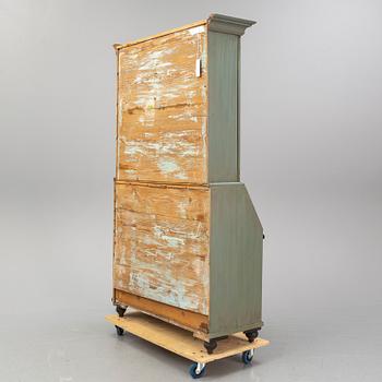 CUPBOARD, first half of the 19th century.