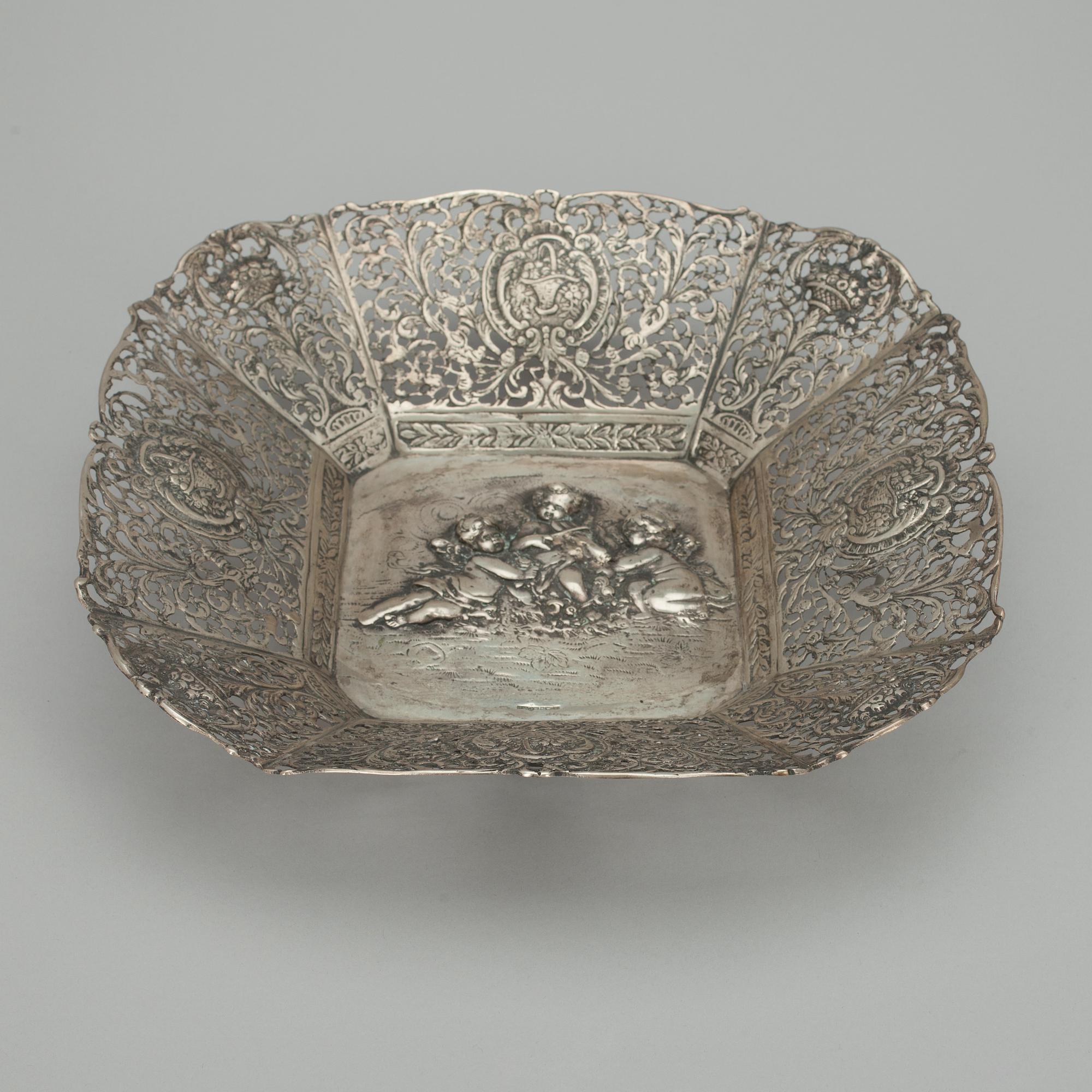 SKÅL, silver, Erik Kaarnesalo, Helsingfors 1965. Vikt 678 g.