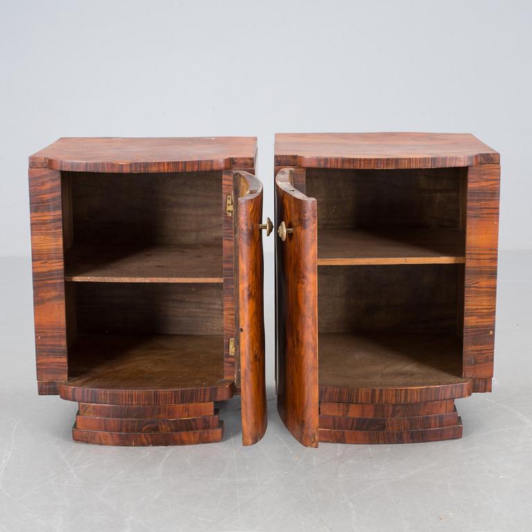 SÄNGBORD, ett par, art-decostil, 1900-talets mitt.