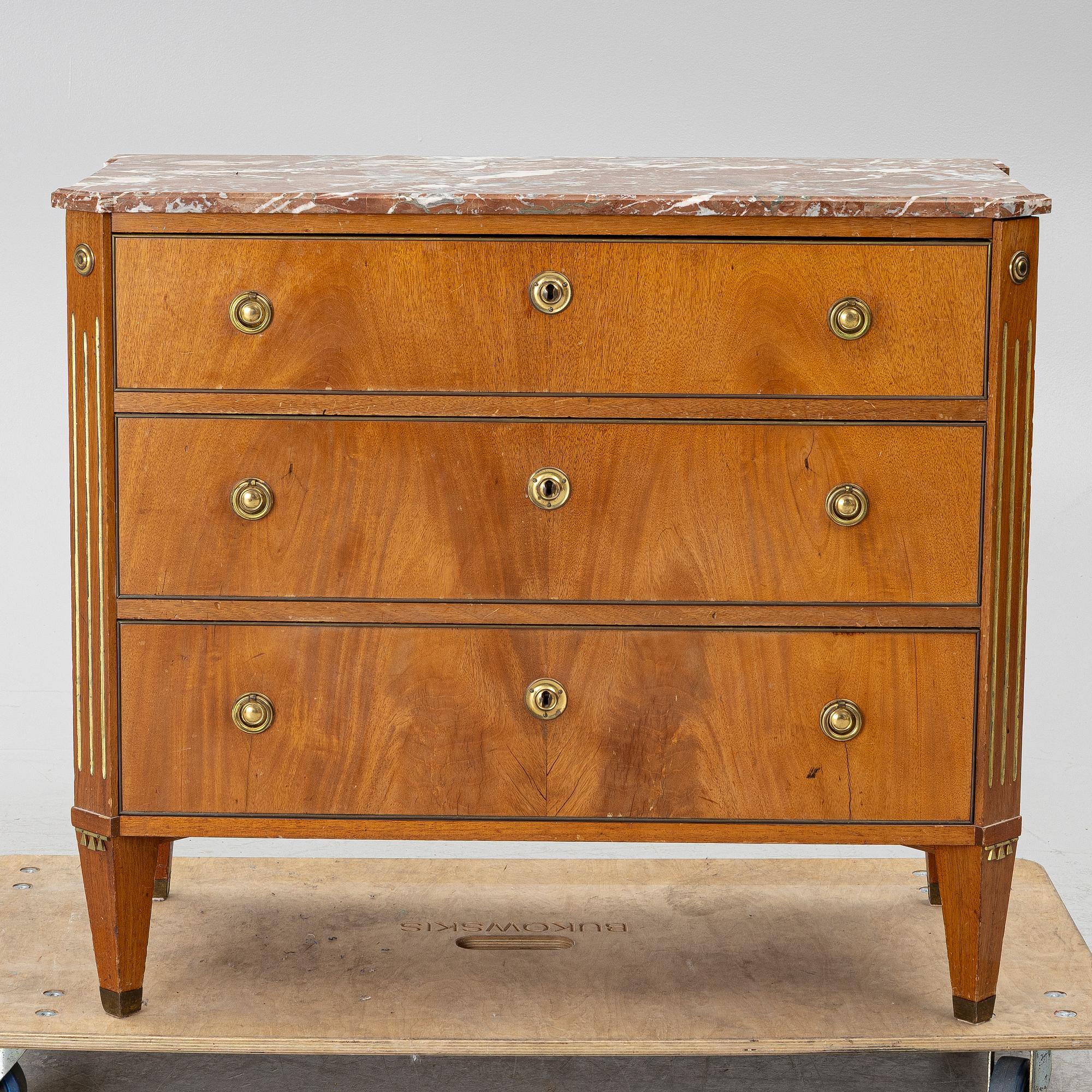 Byrå, gustaviansk stil, Carlsson & Reicke, 1900-talets andra hälft.