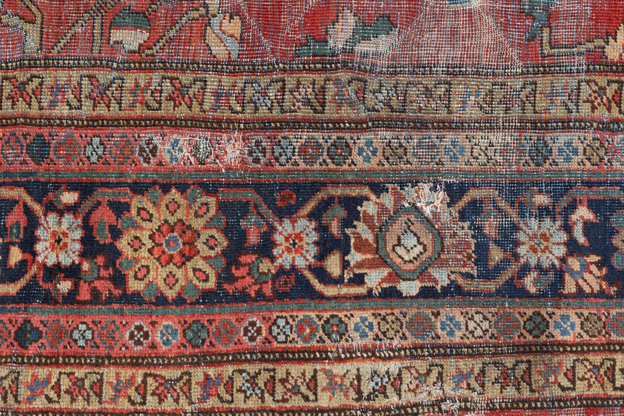 An antique/semi-antique Sarouk / Mahal carpet, c. 505 x 320 cm.
