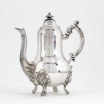 A French silver coffee pot, early 20th Century.