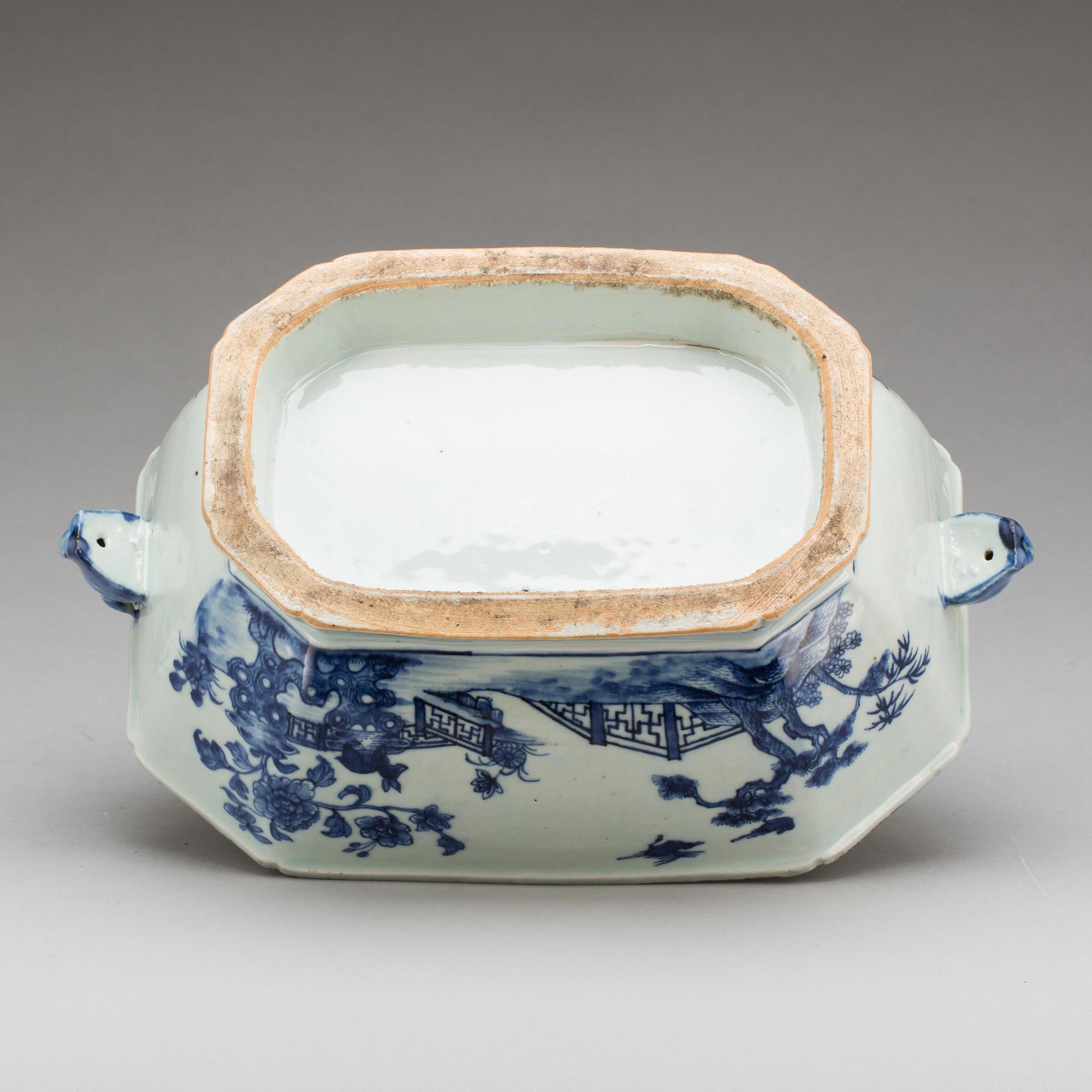 TERRIN, porslin, Kina, Qianlong 1736-1795.