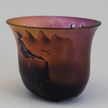 BERTIL VALLIEN, an unique glass bowl, Kosta Boda 1988.