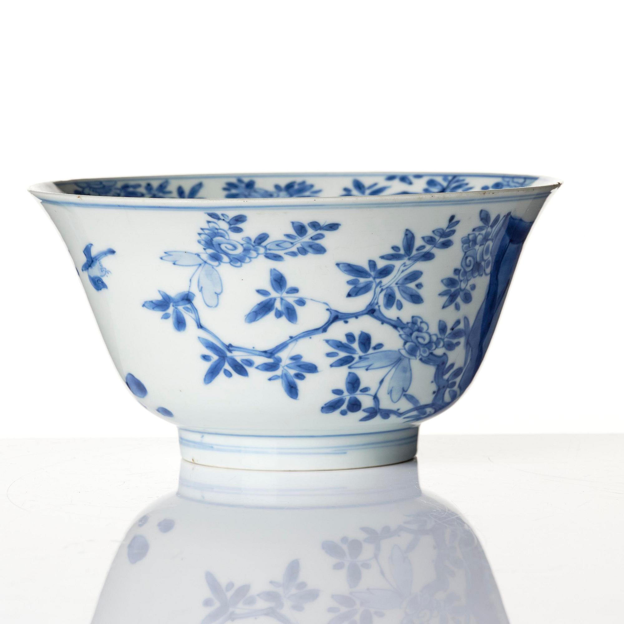 A blue and white 'landscape' bowl, Qing dynasty, Kangxi (1662-1722).