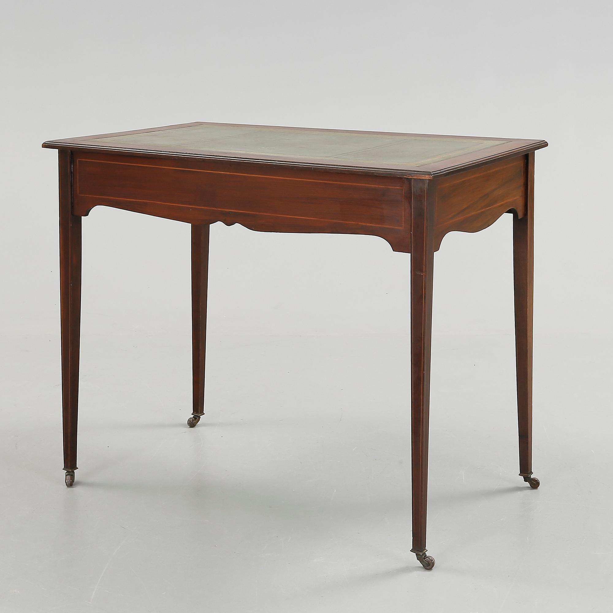 DAMSKRIVBORD, 1800-talets slut. Mahogny.