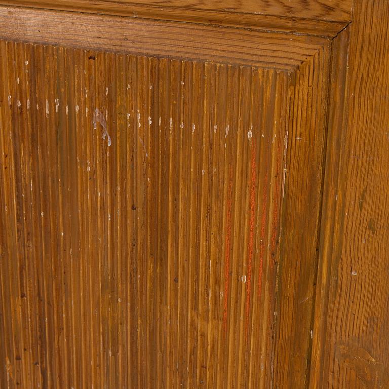 A late Gustavian dining cupboard, circa 1800.