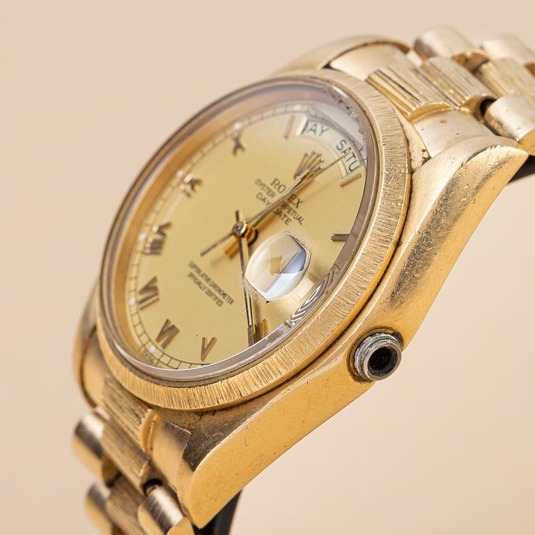 Rolex, Day-Date, "Bark Finish", "Lemon Roman Dial + extra Champagne Dial", ca 1981.