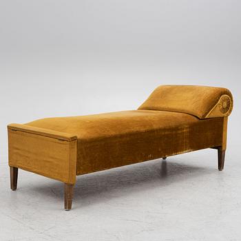 Daybed, 1930s.