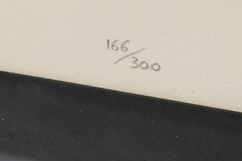 Niki de Saint Phalle, "Nana aux Fleurs".