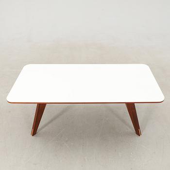 Michael H. Nielsen, coffee table, "New Mood" for Bolia, 21st century.