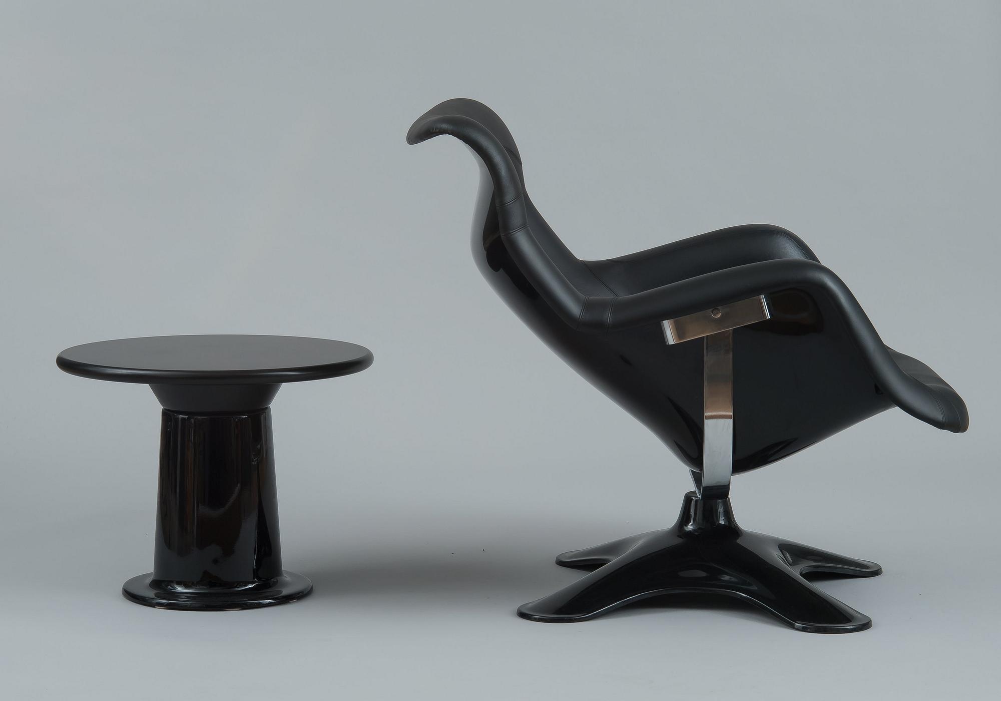 Yrjö Kukkapuro, KARMSTOL OCH BORD.