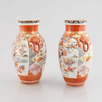 Vaser, ett par, flintgods, Japan, 1900-tal.