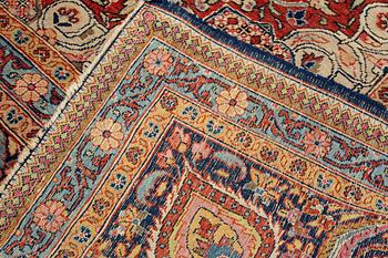 Matto, semi-antique Tabriz, ca 357,5 x 253,5-263 cm.