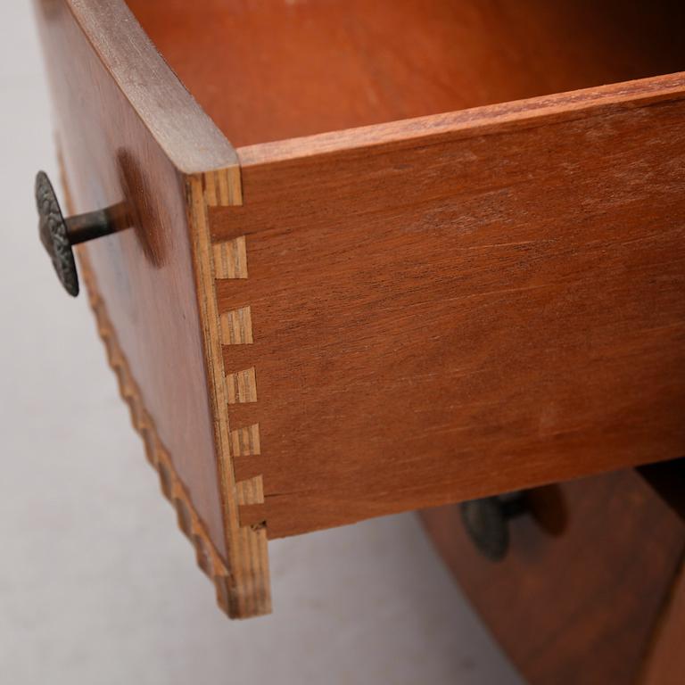 SIDEBOARD, England, 1900-talets första hälft.