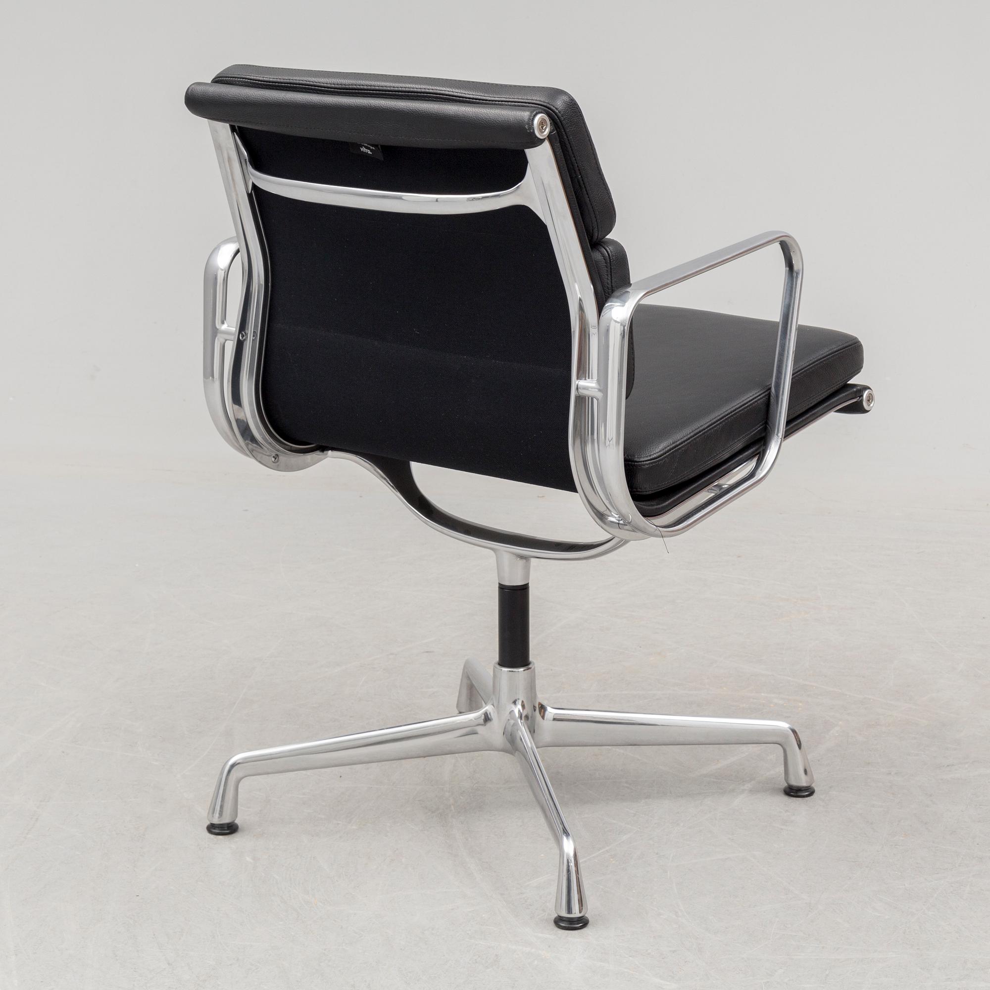 CHARLES & RAY EAMES, skrivbordssstol, "Soft Pad Chair EA 208", Vitra, omkring 2015.