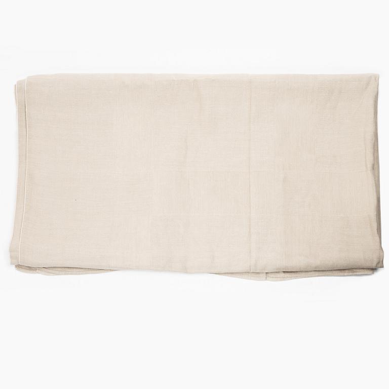 Ingrid Dessau, among others, tablecloths, 2 pcs including one "Nobel" and napkins, a pair, Klässbols Linen Weaving.