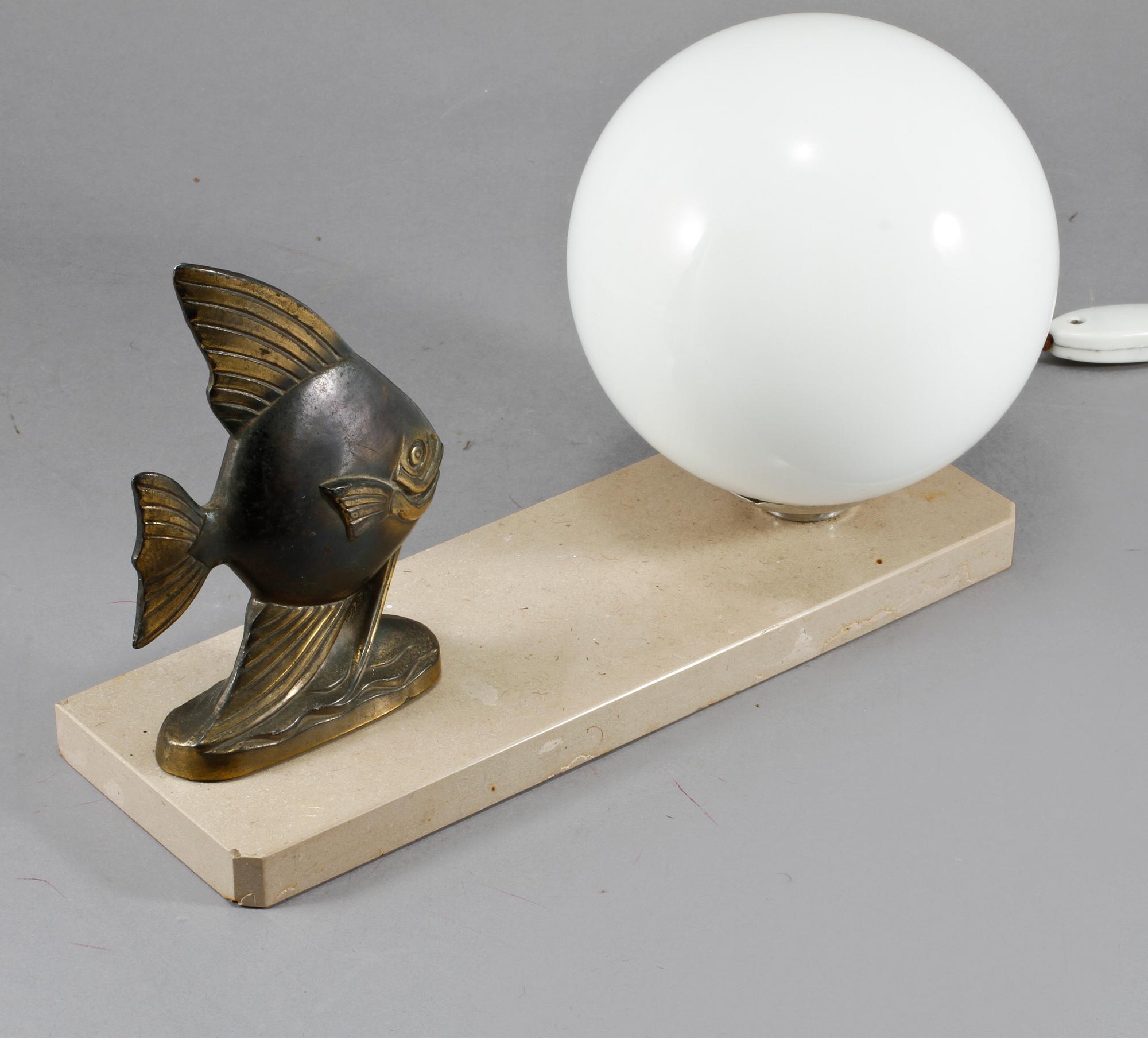 BORDSLAMPA, 1900-talets andra kvartal.
