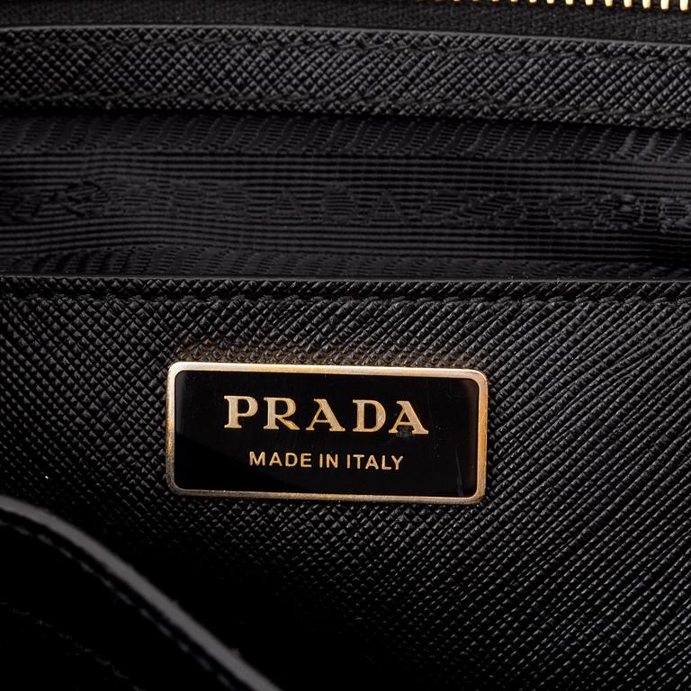 Prada, väska, 2021.