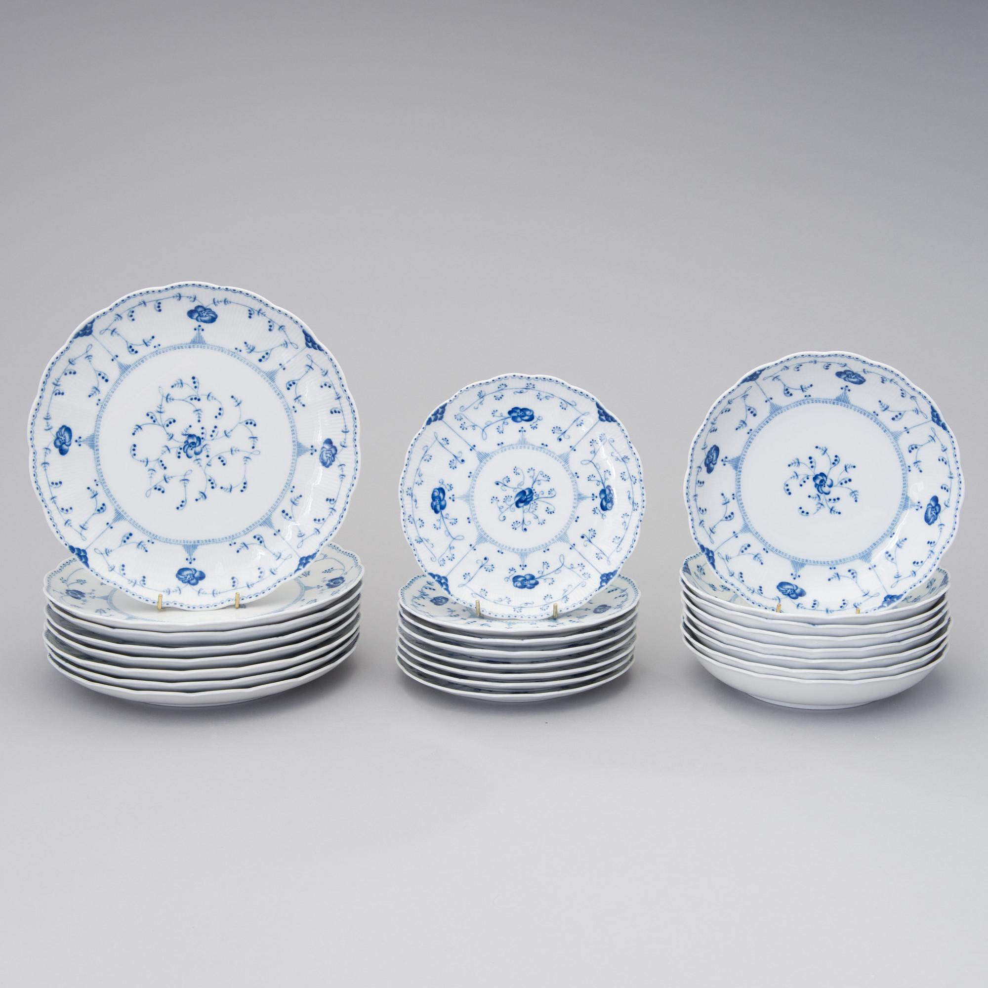 MATSERVIS, 31 delar, porslin, "Eternell", Christineholm Porcelaine 1990-tal.