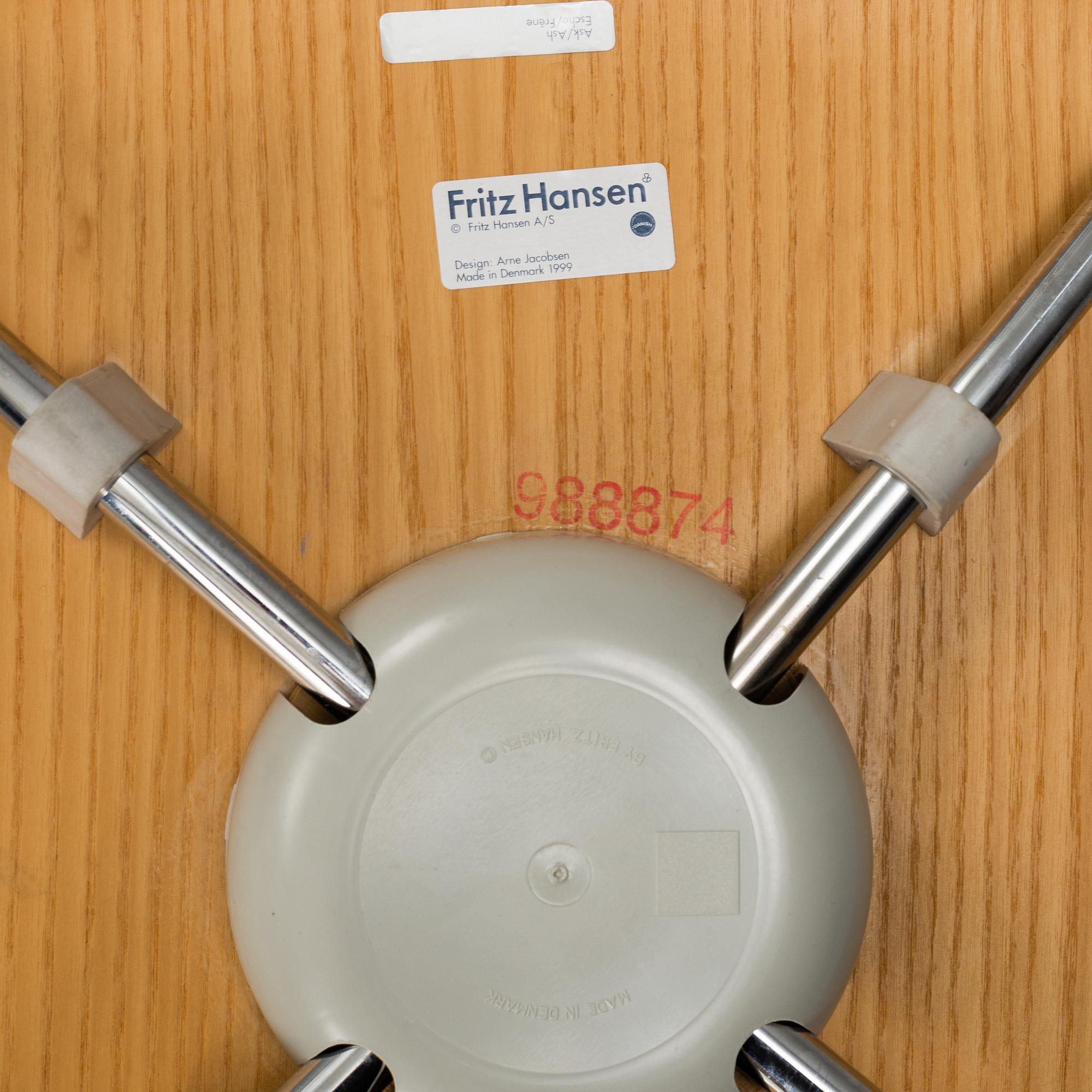 ARNE JACOBSEN, a pair of 'Series 7' chairs from Fritz Hansen, Denmark 1999.