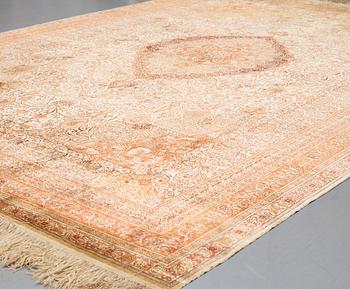 A CARPET, semi-antique/old Turkey, ca 326 x 220,5 cm.