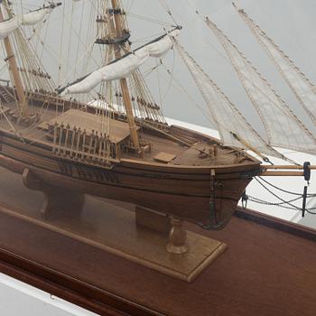 A 20th century wood and textil ship model, 'Flying CLoud'.