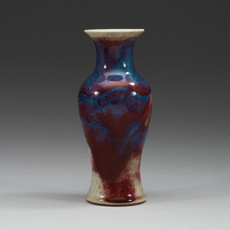 A flambe glazed vase, late Qing dynasty.