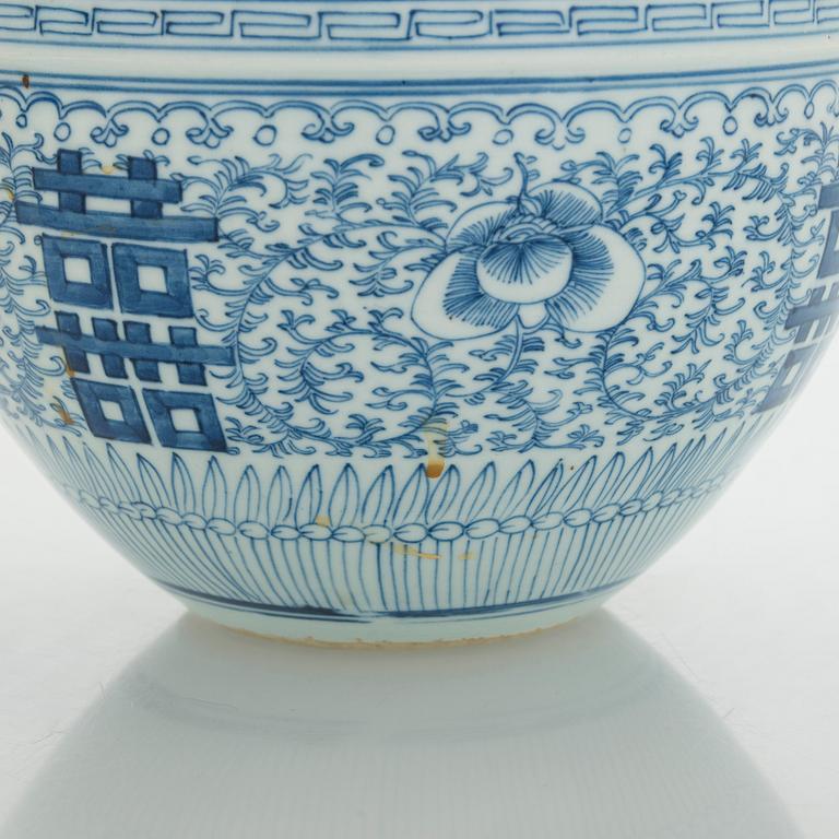 Vase and bowls 2 pcs, China.