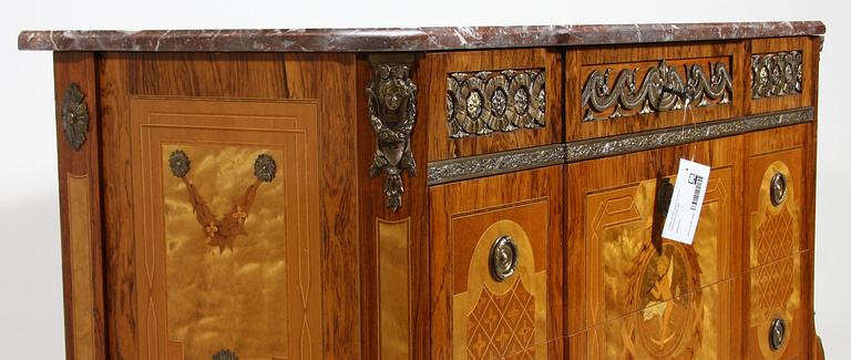 BYRÅ, gustaviansk stil, 1900-talets första hälft.