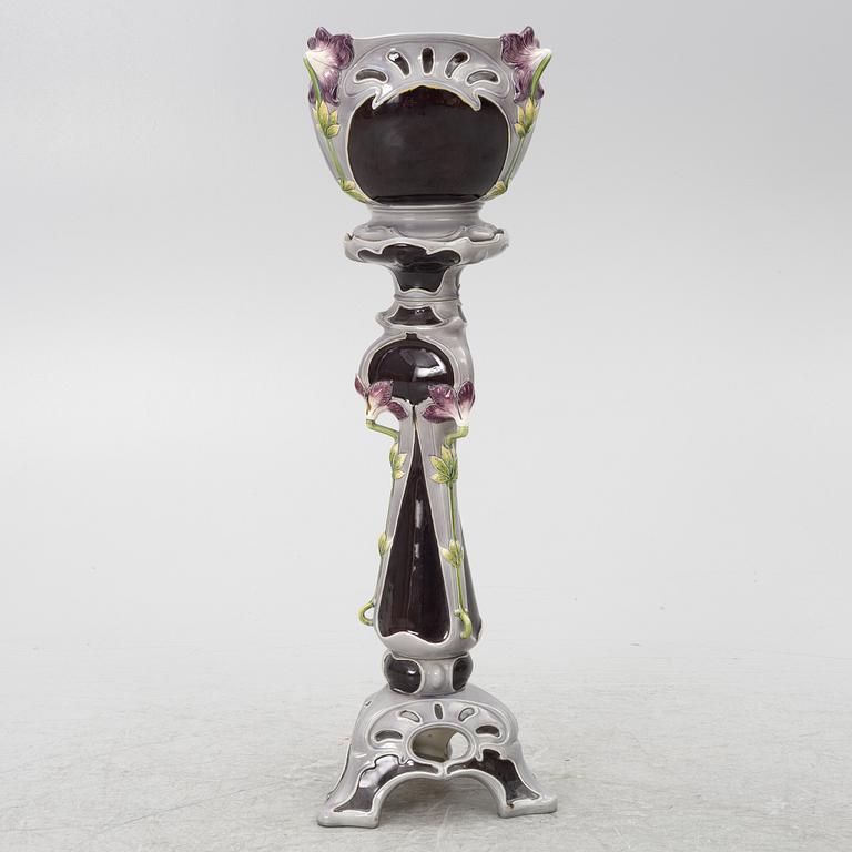 Pedestal with planter, Art Nouveau, R. M. Krause Majolika- und Steingut-Fabrik, early 20th Century.