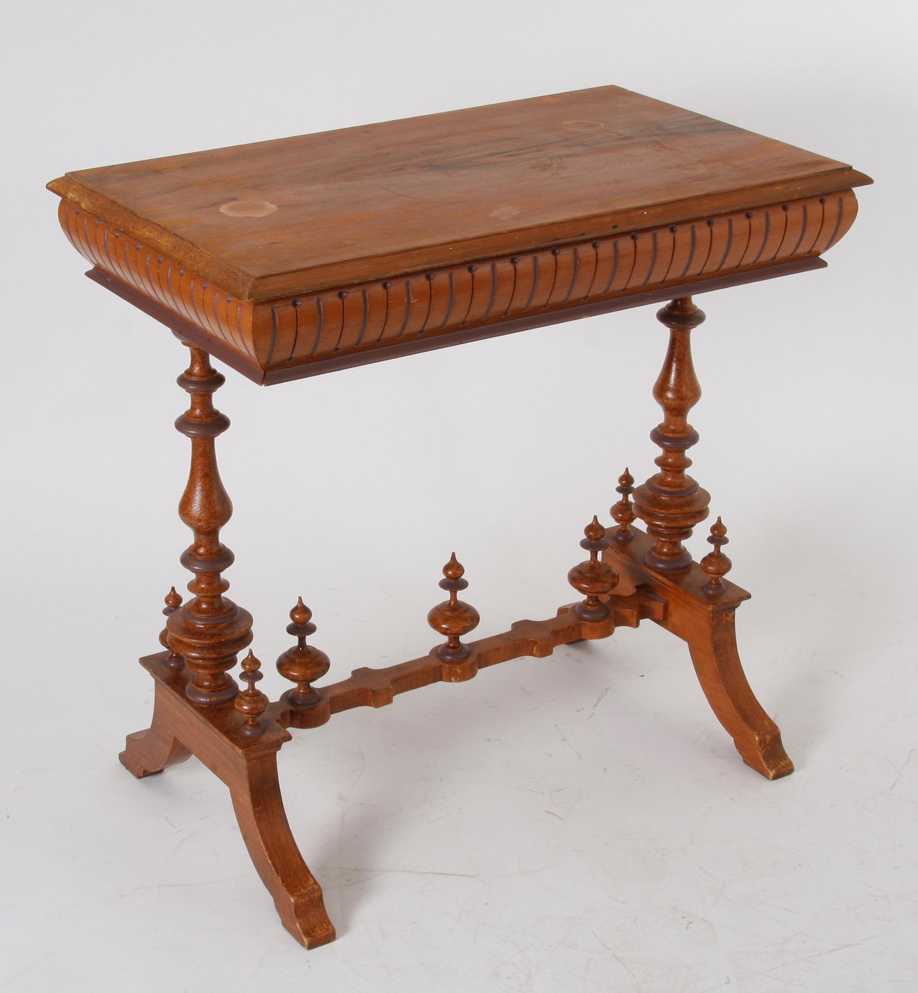 BORD. Nyrenässans, 1800-talets slut.