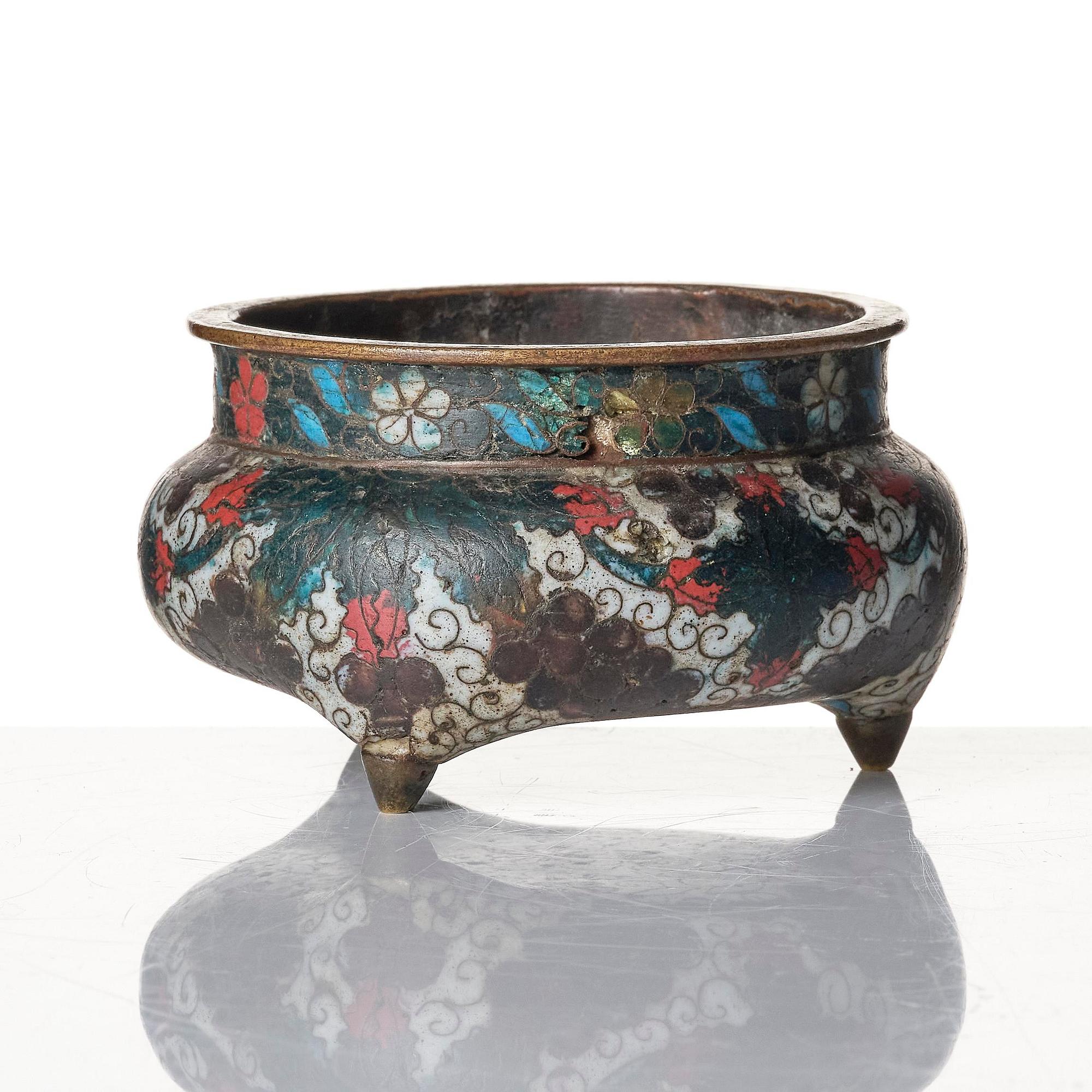 Rökelsekar, cloisonné. Mingdynastin (1368-1644).