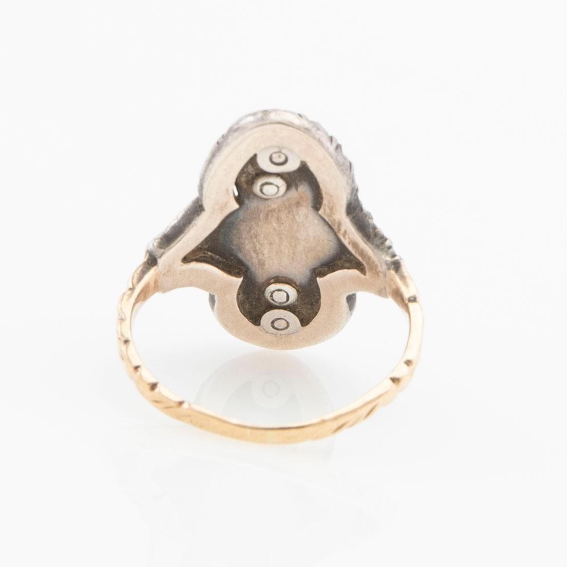 Ring, 18K gold and enamel, set with brilliant-cut diamonds.