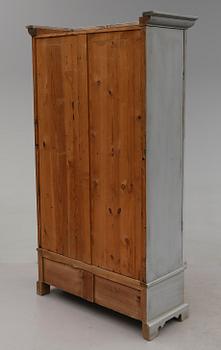 VITRINSKÅP, omkring år 1900.