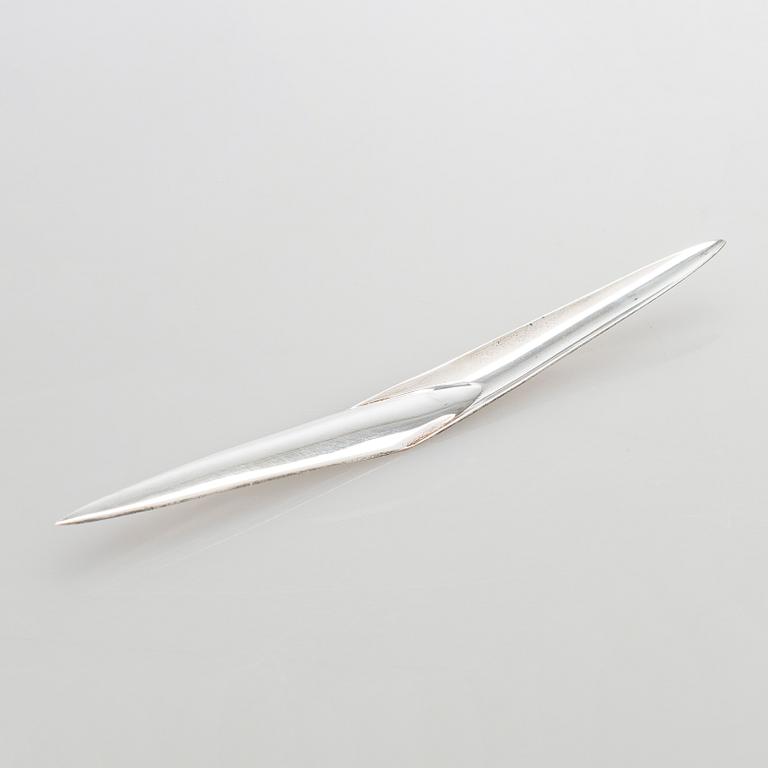 Tapio Wirkkala, A silver dish and letter knife, Kultakeskus Hämeenlinna 1960 and 1964.