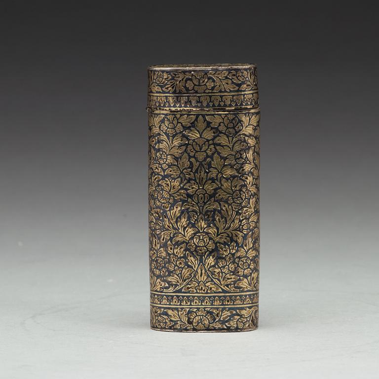 A gilded silver niello box with cover, Thailand, 19th Century.