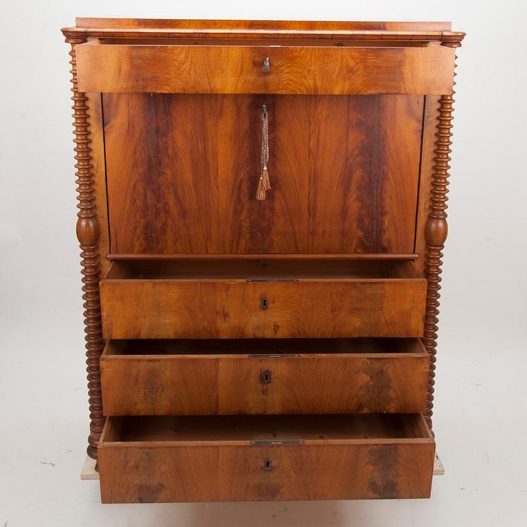 CHIFFONJÉ, biedermeier, 1800-talets senare hälft.