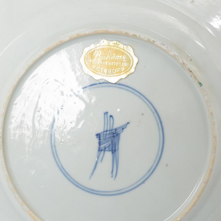 A famille verte dish, Qing dynasty, Kangxi (1662-1722).