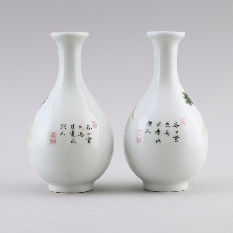 VASER, 1 par, porslin, Kina, 1900-tal.