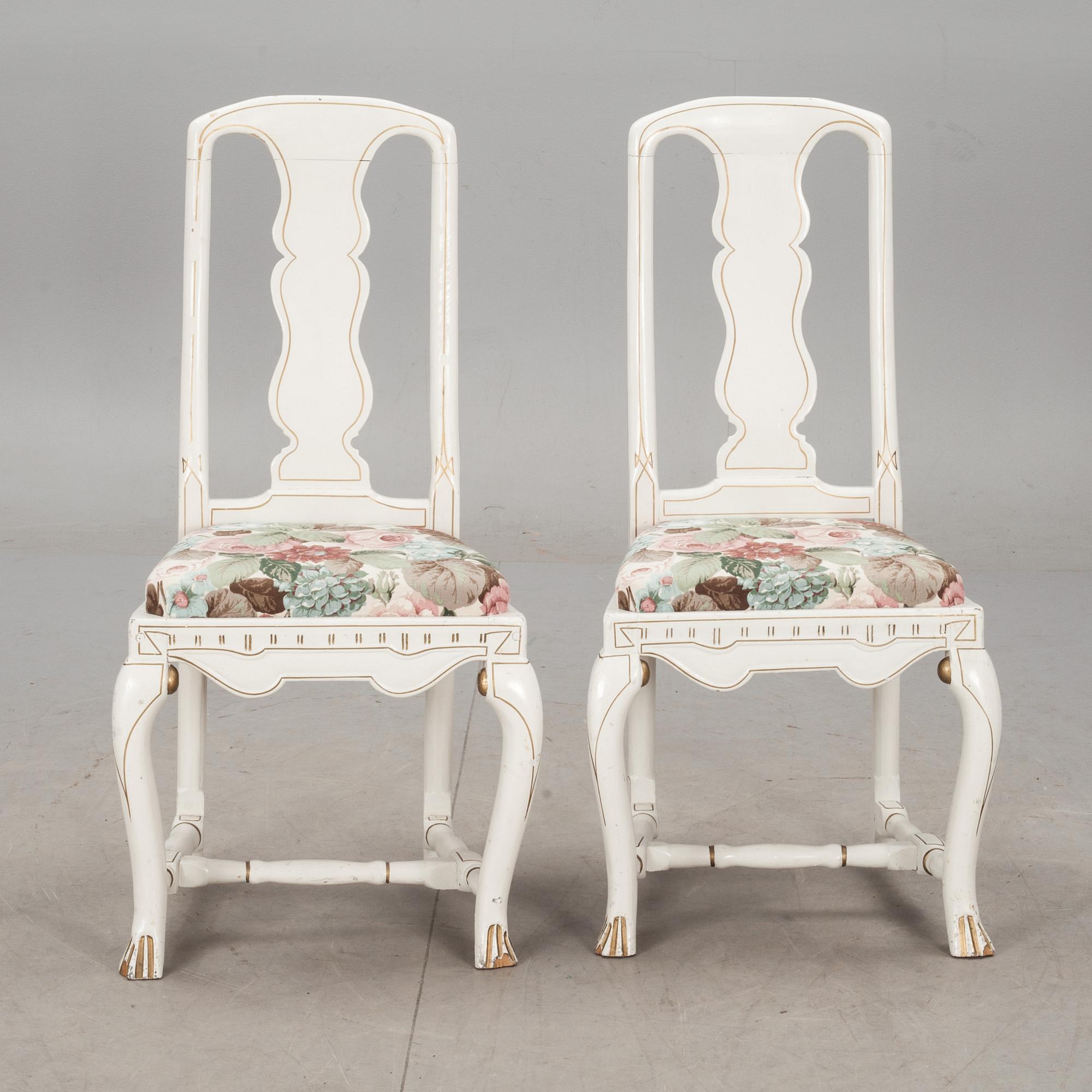 STOLAR, ett par, senbarockstil, 1800-talets första hälft.
