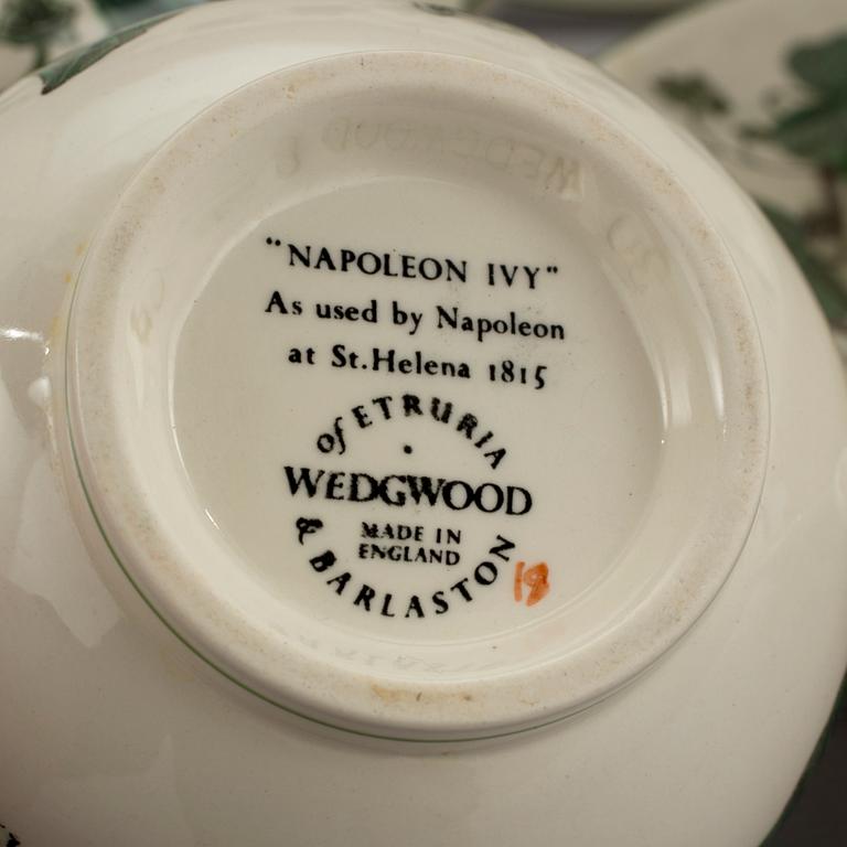 SERVISDELAR, porslin, 37 delar, "Napoleon Ivy", Wedgwood.