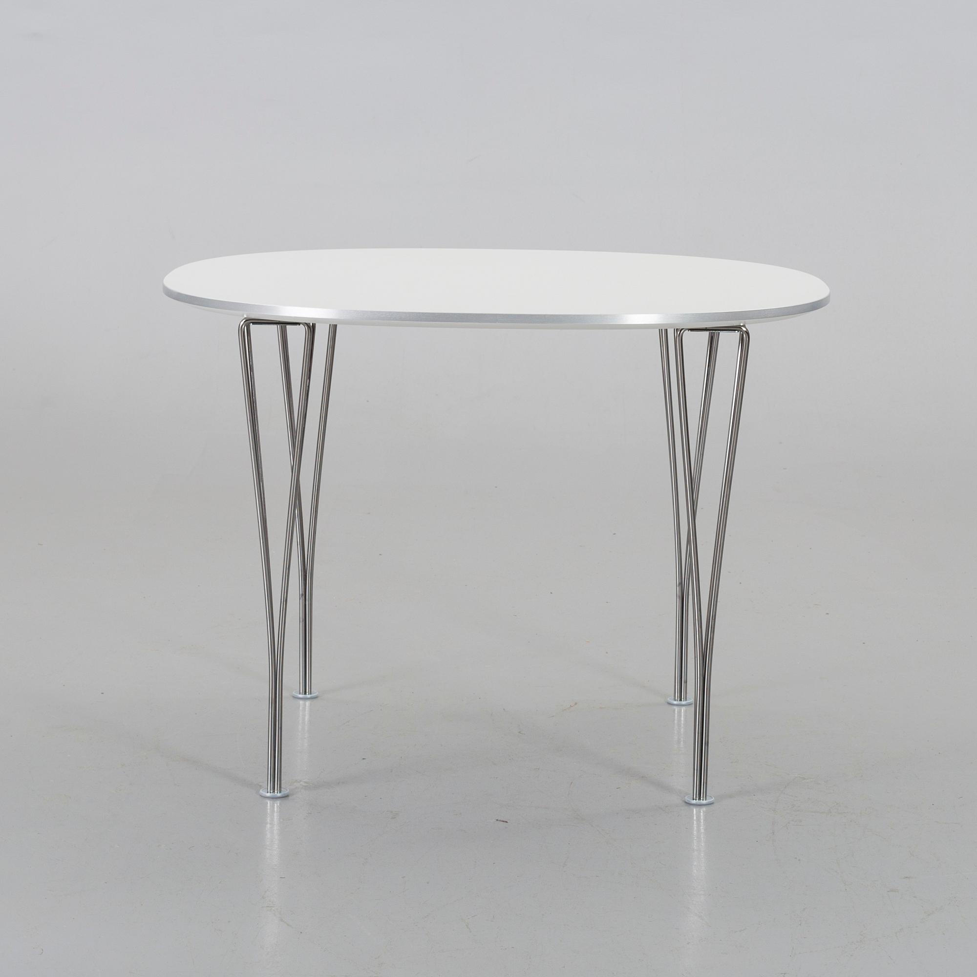BRUNO MATHSSON & PIET HEIN, bord, "Supercirkel", för Fritz Hansen, 2000-tal. Formgivet 1964.