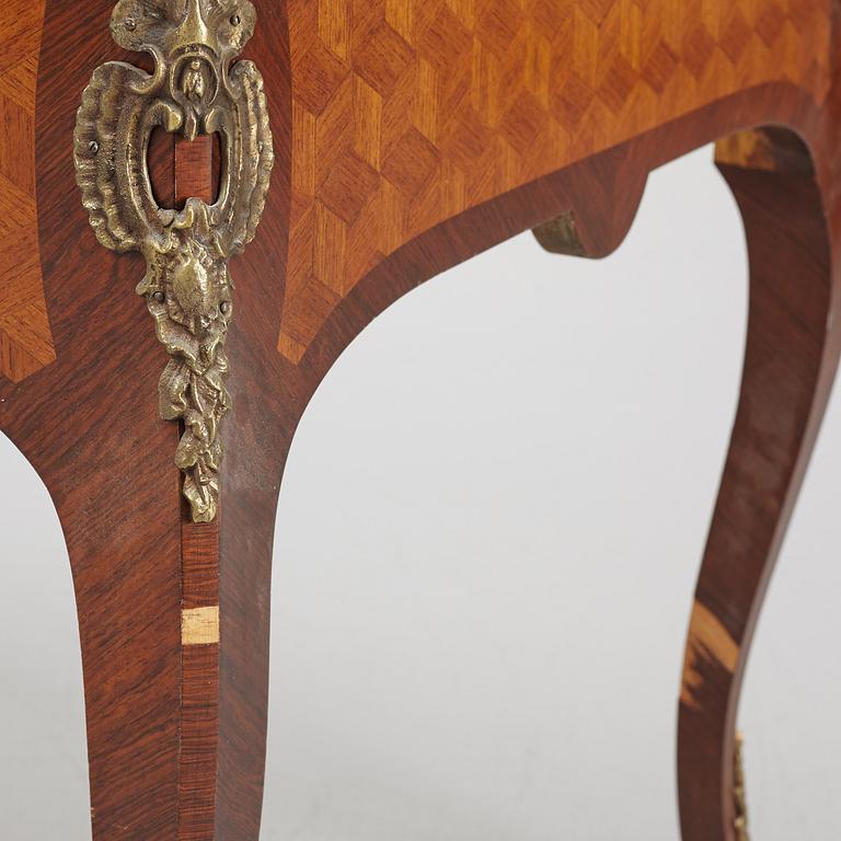 A Louis XV-style bureau plat desk, early 20th century.