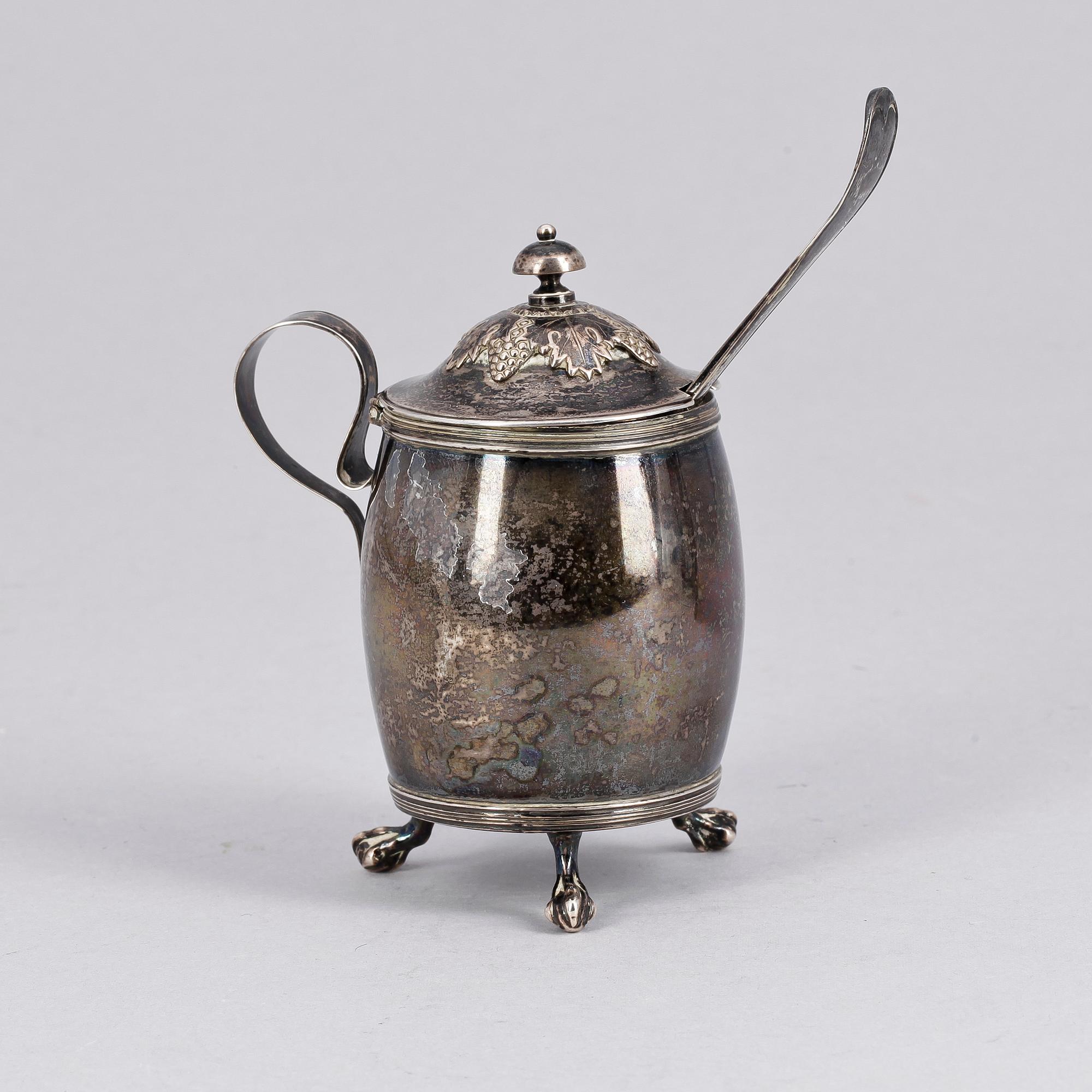 SENAPSKANNA, silver Carl Petter Lampa,Stockholm, 1820. Ca 145 gr.