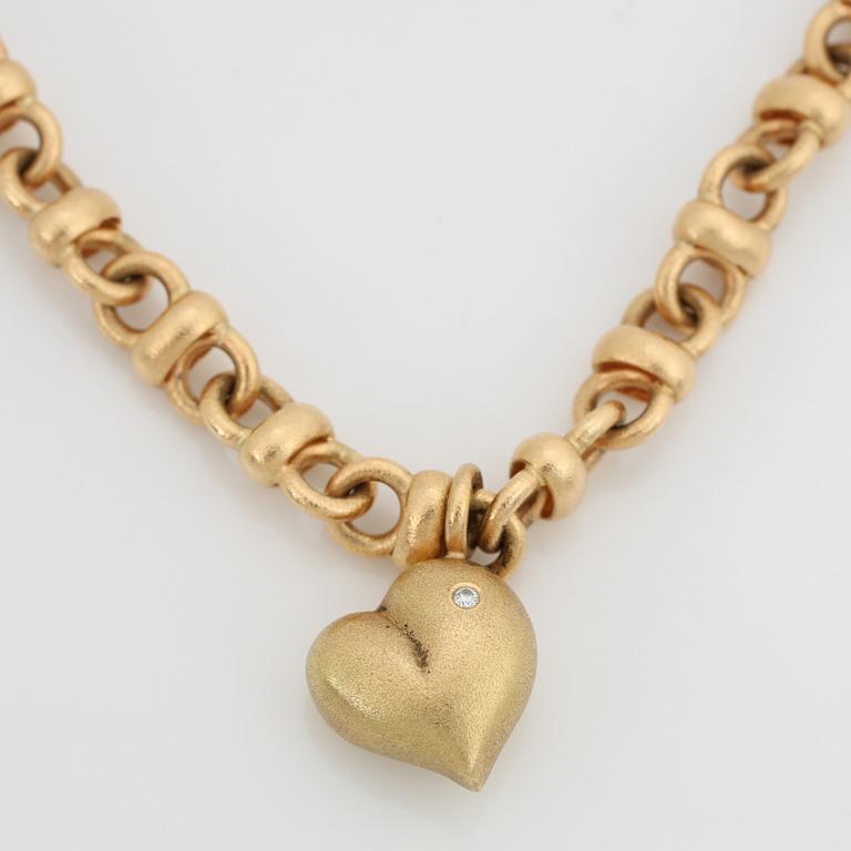 Jarl Sandin, collier, hjärtformat hänge med briljantslipad diamant ca 0.02 ct, Göteborg, 2006.