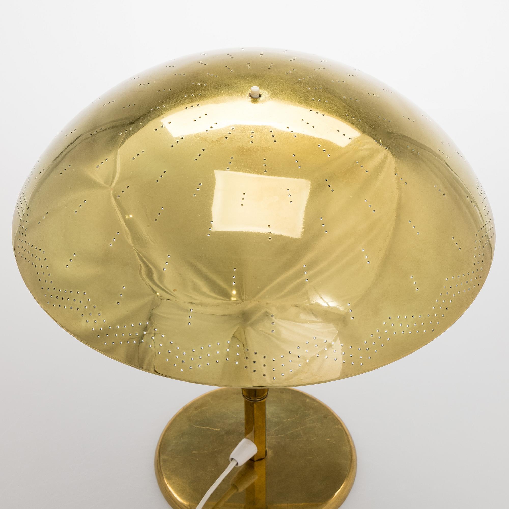 Paavo Tynell, A mid-20th century '5061' table lamp for Taito Finland.