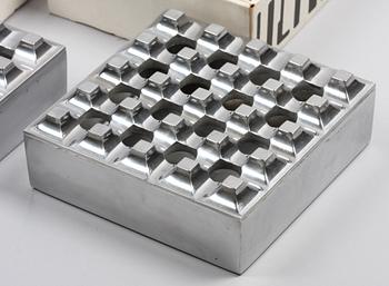 ASKKOPPAR, 2 st metall, "Ultima", Design: B. Ljungberg & H. Bäckström.